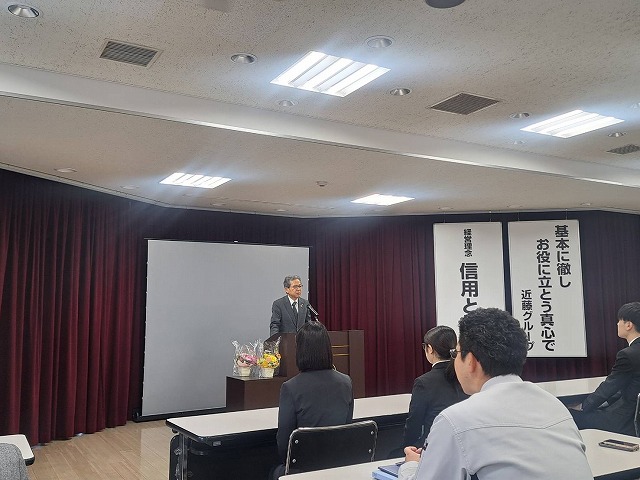 全体朝礼でスタート
