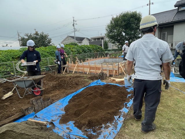 みんなでつくるストローベイルハウス
