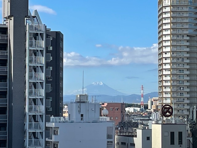 富士山の雪化粧にエネルギーをもらって