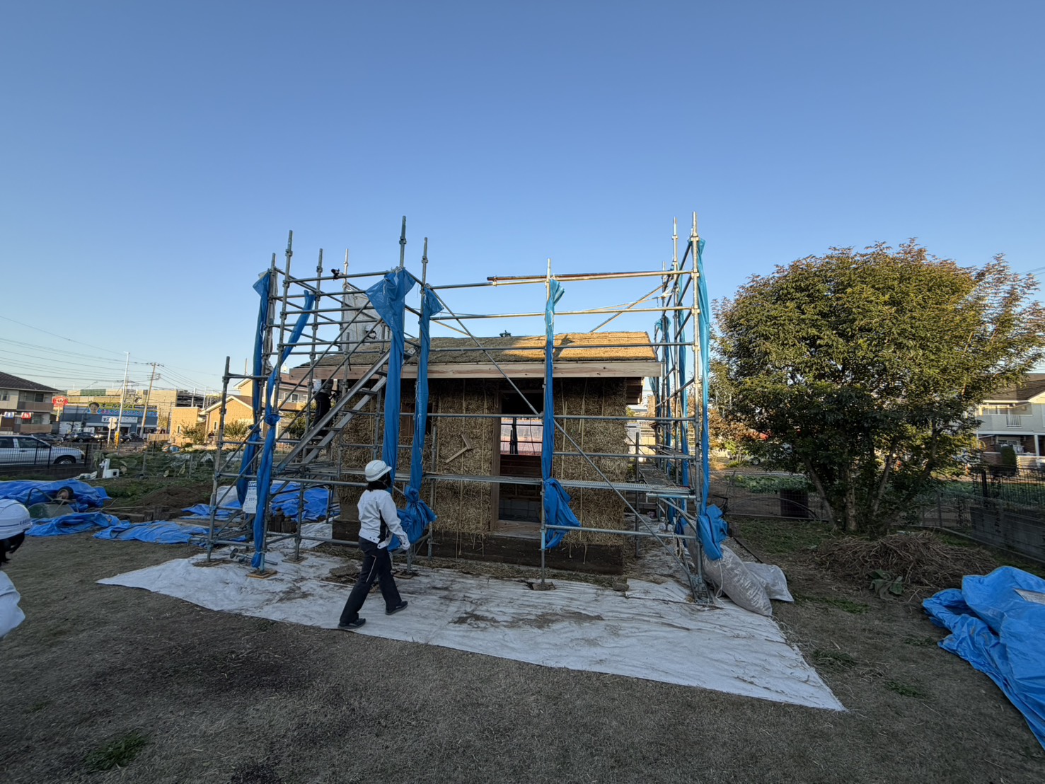 みんなで作るストローベイルハウス