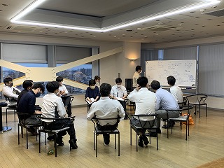 社内の様子