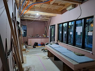 庭の花と現場