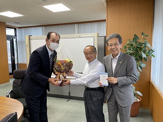 感謝の花束贈呈